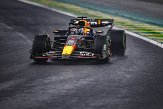 01 VERSTAPPEN Max (nld), Red Bull Racing RB20, action during the Formula 1 Grande Premio de Sao Paulo 2024, 21th round of the 2024 Formula One World Championship, WM, Weltmeisterschaft from November 1 to 3, 2024 on the Interlagos Circuit, in Sao Paulo, Brazil - F1 - SAO PAULO GRAND PRIX 2024 DPPI Panoramic  241103_R21_BRASILE_DP_XB3_3654