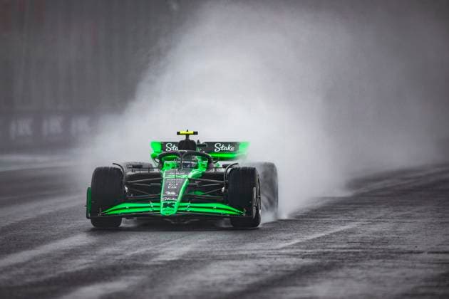 24 ZHOU Guanyu (chi), Stake F1 Team Kick Sauber C44, action during the Formula 1 Grande Premio de Sao Paulo 2024, 21th round of the 2024 Formula One World Championship, WM, Weltmeisterschaft from November 1 to 3, 2024 on the Interlagos Circuit, in Sao Paulo, Brazil - F1 - SAO PAULO GRAND PRIX 2024 DPPI Panoramic  241103_R21_BRASILE_DP_XB3_3467