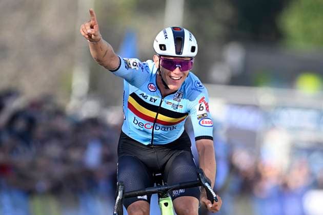 Sport Bilder des Tages 2024 UEC Cyclo-Cross EC - Men Elite PONTEVEDRA, SPAIN - NOVEMBER 03 : Nys Thibau (BEL) wins during the 2024 UEC Cyclo-Cross European Championships for Men Elite on November 03, 2024 in Pontevedra, Spain, 03 11 2024 Pontevedra Spain  Copyright: xNicoxVereeckenx