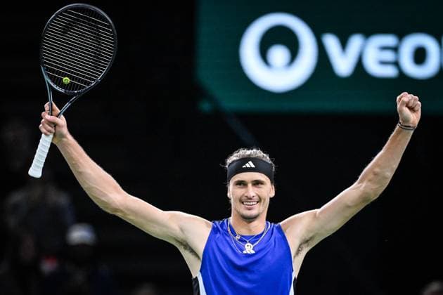 Sport Themen der Woche KW44 Sport Bilder des Tages November 3, 2024, Paris, France, France: Alexander ZVEREV of Germany celebrates his victory during the seventh day of the Rolex Paris Masters 1000 tennis tournament at Accor Arena on November 03, 2024 in Paris, France. Paris France - ZUMAm308 20241103_zsp_m308_011 Copyright: xMatthieuxMirvillex