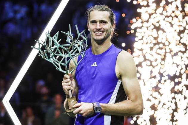November 3, 2024, Paris, France, France: Alexander ZVEREV of Germany celebrates his victory with the trophy during the seventh day of the Rolex Paris Masters 1000 tennis tournament at Accor Arena on November 03, 2024 in Paris, France. Paris France - ZUMAm308 20241103_zsp_m308_016 Copyright: xMatthieuxMirvillex