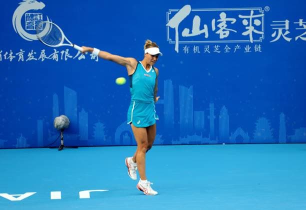 China Jiujiang WTA, Tennis Damen Jiangxi Open Viktorija Golubic of Switzerland returns a hit to Rebecca Sramkova of Slovakia during the final of the WTA Jiangxi Open in Jiujiang city in central China s Jiangxi province Sunday, Nov. 03, 2024. Golubic beat Sramkova by 6-3, 7-5., Credit:FEATURECHINA Avalon CHINA, JIANGXI, JIUJIANG  Copyright: xFEATURECHINAx xAvalonx 0777791914st
