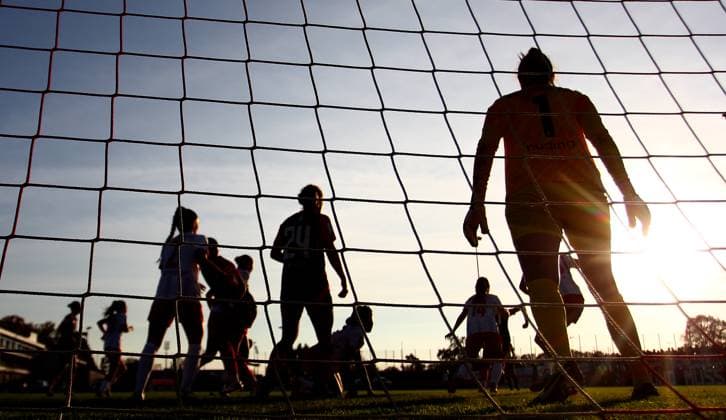 November 3, 2024, NoÂ¼Rnberg, Bayern, Germany: Silhouetted players are seen against the Sun during the 2.Bundesliga Women Soccer match between 1.FCN Nuernberg and Freiburg II in the Sportpark Valznerweiher Stadium in Nuernberg , Bayern , Germany. November 03rd, 2024 NoÂ¼Rnberg Germany - ZUMAe140 20241103_zip_e140_002 Copyright: xDavidexEliasx