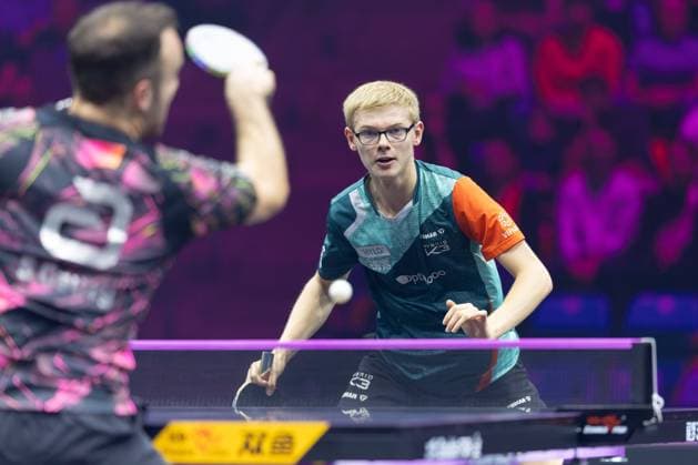 Bilder des Jahres 2024, Sport 11 November Sport Themen der Woche KW44 WTT Champions Frankfurt Französisches Erstrundenduell zwischen Felix Lebrun (rechts)und Simon Gauzy. WTT Champions-Tischtennisturnier in der Süwag Energie ARENA in Frankfurt am Main am 3. November 2024., Frankfurt am Main Hessen Deutschland Süwag Energie ARENA *** WTT Champions Frankfurt French first round duel between Felix Lebrun right and Simon Gauzy WTT Champions table tennis tournament at the Süwag Energie ARENA in Frankfurt am Main on November 3, 2024 , Frankfurt am Main Hessen Germany Süwag Energie ARENA