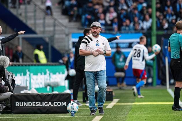 Steffen Baumgart (Hambuger SV, Trainer) GER, Hamburger SV vs. 1. FC Nuernberg, Fussball, 2. Bundesliga, Spieltag 11, Saison 2024 2025, 03.11.2024 DFL REGULATIONS PROHIBIT ANY USE OF PHOTOGRAPHS AS IMAGE SEQUENCES AND OR QUASI-VIDEO GER, Hamburger SV vs. 1. FC Nuernberg, Fussball, 2. Bundesliga, Spieltag 11, Saison 2024 2025, 03.11.2024 Hamburg