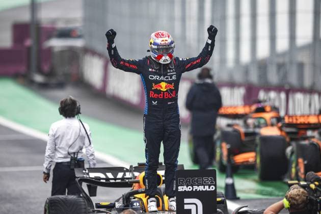 Sport Themen der Woche KW44 VERSTAPPEN Max (ned), Red Bull Racing RB20, portrait during the Formula 1 Grande Premio de Sao Paulo 2024, 21th round of the 2024 Formula One World Championship, WM, Weltmeisterschaft from November 1 to 3, 2024 on the Interlagos Circuit, in Sao Paulo, Brazil - F1 - SAO PAULO GRAND PRIX 2024 DPPI Panoramic  241103_R21_BRASILE_DP_XB3_5022