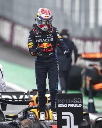 VERSTAPPEN Max (ned), Red Bull Racing RB20, portrait during the Formula 1 Grande Premio de Sao Paulo 2024, 21th round of the 2024 Formula One World Championship, WM, Weltmeisterschaft from November 1 to 3, 2024 on the Interlagos Circuit, in Sao Paulo, Brazil - F1 - SAO PAULO GRAND PRIX 2024 DPPI Panoramic  241103_R21_BRASILE_DP_XB3_5060