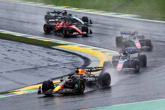 01 VERSTAPPEN Max (nld), Red Bull Racing RB20, 31 OCON Esteban (fra), Alpine F1 Team A524, GASLY Pierre (fra), Alpine F1 Team A524, NORRIS Lando (gbr), McLaren F1 Team MCL38, during the Formula 1 Grande Premio de Sao Paulo 2024, 21th round of the 2024 Formula One World Championship, WM, Weltmeisterschaft from November 1 to 3, 2024 on the Interlagos Circuit, in Sao Paulo, Brazil - F1 - SAO PAULO GRAND PRIX 2024 DPPI Panoramic  241103_R21_BRASILE_DP_FGDN8333