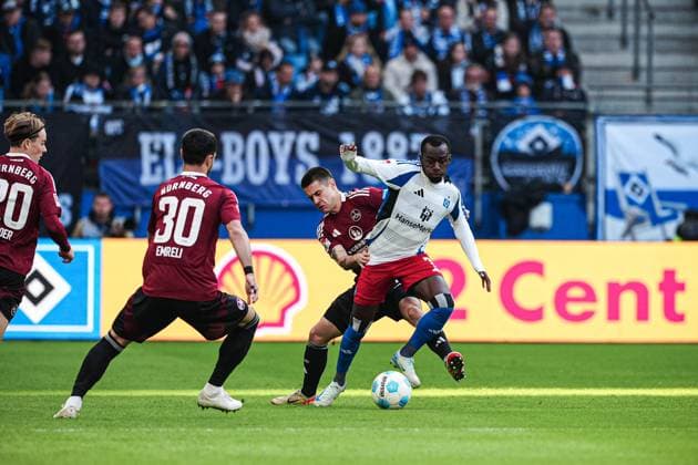 Oliver Villadsen (1. FC Nuernberg, 02), Jean-Luc Dompe (Hamburger SV, 07) GER, Hamburger SV vs. 1. FC Nuernberg, Fussball, 2. Bundesliga, Spieltag 11, Saison 2024 2025, 03.11.2024 DFL REGULATIONS PROHIBIT ANY USE OF PHOTOGRAPHS AS IMAGE SEQUENCES AND OR QUASI-VIDEO GER, Hamburger SV vs. 1. FC Nuernberg, Fussball, 2. Bundesliga, Spieltag 11, Saison 2024 2025, 03.11.2024 Hamburg