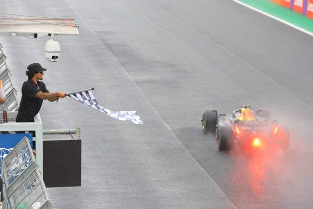 FORMULA 1 LENOVO GRANDE PREMIO DE SAO PAULO 2024 02.11.2024, Autodromo Jose Carlos Pace, Interlagos, FORMULA 1 LENOVO GRANDE PREMIO DE SAO PAULO 2024 , im Bild Zieldurchfahrt des Siegers Max Verstappen (NLD), Oracle Red Bull Racing