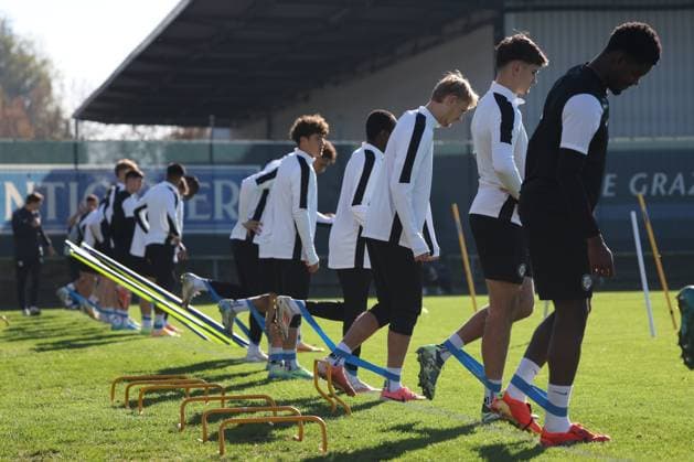 SOCCER - UEFA CL, Dortmund vs Sturm GRAZ,AUSTRIA,04.NOV.24 - SOCCER - UEFA Champions League, Borussia Dortmund vs SK Sturm Graz, preview, training Sturm. Image shows team of Sturm during training.  GEPAxpictures xChrisxBauer