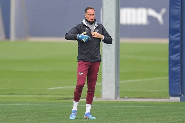RB Leipzig Training 1. Bundesliga Leipzig, 04.11.2024, Trainingszentrum am Cottaweg, Saison 2024 2025, Fußball, Männer, 1. Bundesliga , RB Leipzig Training , Im Bild: Torwarttrainer Frederik Gößling Goessling ,