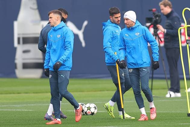 RB Leipzig Training 1. Bundesliga Leipzig, 04.11.2024, Trainingszentrum am Cottaweg, Saison 2024 2025, Fußball, Männer, 1. Bundesliga , RB Leipzig Training , Im Bild v.l.: Kevin Kampl, Andre Silva und Christoph Baumgartner ,