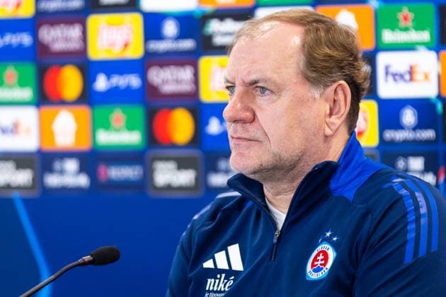 SLOVAN BRATISLAVA - GNK DINAMO ZAGREB press conference, PK, Pressekonferenz Head coach of Slovan Vladimir Weiss sr during the press conference ahead of league phase of UEFA Champions League football match between SK Slovan Bratislava and GNK Dinamo Zagreb. Bratislava, Slovakia, November 04, 2024. PUBLICATION NOT IN SLOVAKIA Copyright: xx slovan_dinamo_pressconference019