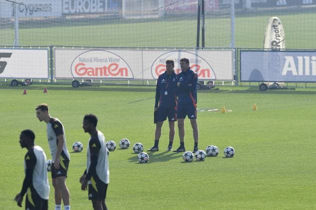 Thiago Motta head coach Juventus FC during training at JTC Continassa Turin on November 04, 2024 in Turin, Italy - ph Giuliano Marchisciano during Juventus - Allenamento, UEFA Champions League football match in Torino, Italy, November 04 2024  Copyright: xGiulianoxMarchisciano IPAxSportx xx IPA_51262206 IPA_Agency_IPA51262206