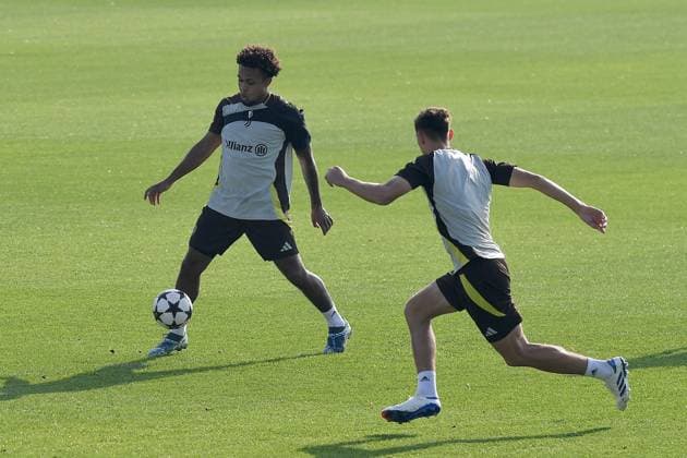 Weston McKennie Juventus FC during training at JTC Continassa Turin on November 04, 2024 in Turin, Italy - ph Giuliano Marchisciano during Juventus - Allenamento, UEFA Champions League football match in Torino, Italy, November 04 2024  Copyright: xGiulianoxMarchisciano IPAxSportx xx IPA_51262208 IPA_Agency_IPA51262208