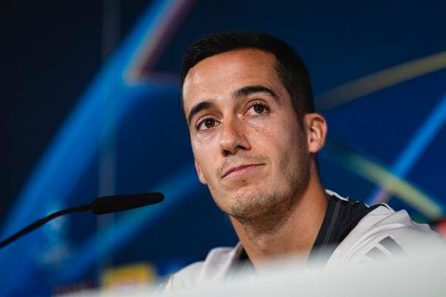 Champions League 2024 25 League Phase MD4: Real Madrid Training Session and press conference, PK, Pressekonferenz Lucas Vazquez of Real Madrid CF seen speaking during the UEFA Champions League 2024 25 League Phase MD4 training and press conference at Ciudad Real Madrid on November 4, 2024 in Madrid, Spain. Valdebebas Ciudad Real Madrid Madrid Spain Copyright: xAlbertoxGardinx AGardin_20241104_Football_Champions_Real_Madrid_PC_028