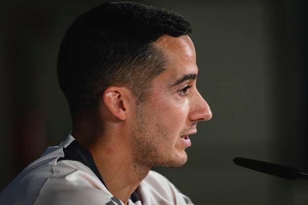Champions League 2024 25 League Phase MD4: Real Madrid Training Session and press conference, PK, Pressekonferenz Lucas Vazquez of Real Madrid CF seen speaking during the UEFA Champions League 2024 25 League Phase MD4 training and press conference at Ciudad Real Madrid on November 4, 2024 in Madrid, Spain. Valdebebas Ciudad Real Madrid Madrid Spain Copyright: xAlbertoxGardinx AGardin_20241104_Football_Champions_Real_Madrid_PC_034