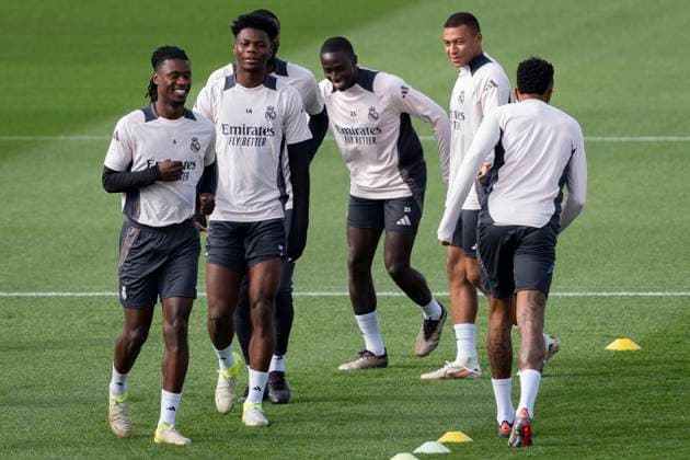 Champions League 2024 25 League Phase MD4: Real Madrid Training Session and press conference, PK, Pressekonferenz Real Madrid players (from L to R) Eduardo Camavinga, Aurelien Tchouameni, Ferland Mendy, Kylian Mbappe seen training during the UEFA Champions League 2024 25 League Phase MD4 training and press conference at Ciudad Real Madrid on November 4, 2024 in Madrid, Spain. Valdebebas Ciudad Real Madrid Madrid Spain Copyright: xAlbertoxGardinx AGardin_20241104_Football_Champions_Real_Madrid_PC_037