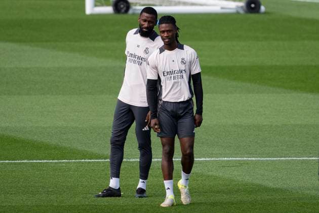 Champions League 2024 25 League Phase MD4: Real Madrid Training Session and press conference, PK, Pressekonferenz Antonio Rudiger (L) and Eduardo Camavinga (R) of Real Madrid CF seen training during the UEFA Champions League 2024 25 League Phase MD4 training and press conference at Ciudad Real Madrid on November 4, 2024 in Madrid, Spain. Valdebebas Ciudad Real Madrid Madrid Spain Copyright: xAlbertoxGardinx AGardin_20241104_Football_Champions_Real_Madrid_PC_060
