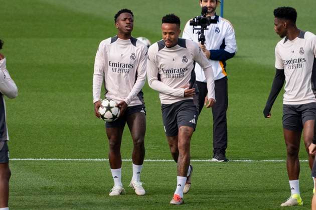 Champions League 2024 25 League Phase MD4: Real Madrid Training Session and press conference, PK, Pressekonferenz Real Madrid players (from L to R) Vinicius Junior and Eder Militao seen training during the UEFA Champions League 2024 25 League Phase MD4 training and press conference at Ciudad Real Madrid on November 4, 2024 in Madrid, Spain. Valdebebas Ciudad Real Madrid Madrid Spain Copyright: xAlbertoxGardinx AGardin_20241104_Football_Champions_Real_Madrid_PC_091