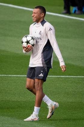 Champions League 2024 25 League Phase MD4: Real Madrid Training Session and press conference, PK, Pressekonferenz Kylian Mbappe of Real Madrid CF seen training during the UEFA Champions League 2024 25 League Phase MD4 training and press conference at Ciudad Real Madrid on November 4, 2024 in Madrid, Spain. Valdebebas Ciudad Real Madrid Madrid Spain Copyright: xAlbertoxGardinx AGardin_20241104_Football_Champions_Real_Madrid_PC_094