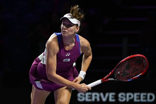 WTA, Tennis Damen Finals 2024 - Day 3 RIYADH, SAUDI ARABIA - NOVEMBER 04: Elena Rybakina of Kazakhstan during her match against Qinwen Zheng of China on day 3 of the 2024 WTA Finals, part of the Hologic WTA Tour, held at King Saud University Indoor Arena on November 04, 2024, in Riyadh, Saudi Arabia. Riyadh Saudi Arabia  Copyright: xArturxWidakx originalFilename:widak-wtafinal241104_npkXg.jpg