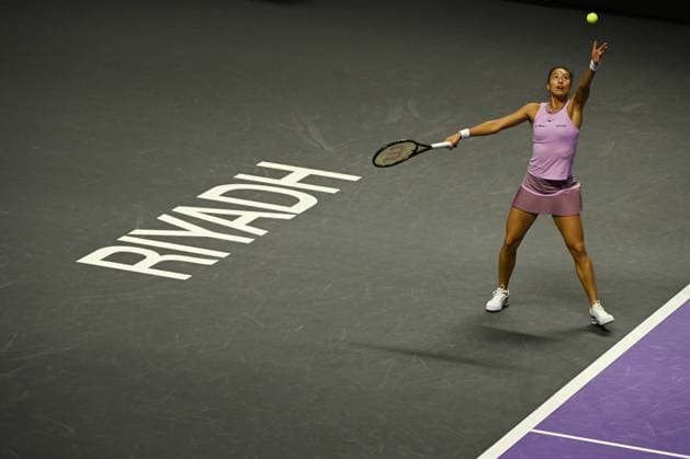 WTA, Tennis Damen Finals 2024 - Day 3 RIYADH, SAUDI ARABIA - NOVEMBER 04: Qinwen Zheng of China during her match against Elena Rybakina of Kazakhstan on day 3 of the 2024 WTA Finals, part of the Hologic WTA Tour, held at King Saud University Indoor Arena on November 04, 2024, in Riyadh, Saudi Arabia. Riyadh Saudi Arabia  Copyright: xArturxWidakx originalFilename:widak-wtafinal241104_npujX.jpg