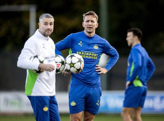 EINDHOVEN - PSV s Luuk de Jong during a training session prior to the Champions League match between PSV and Girona FC. ANP KOEN VAN WEEL xVIxANPxSportx xxANPxIVx 512686112 originalFilename: 512686112.jpg