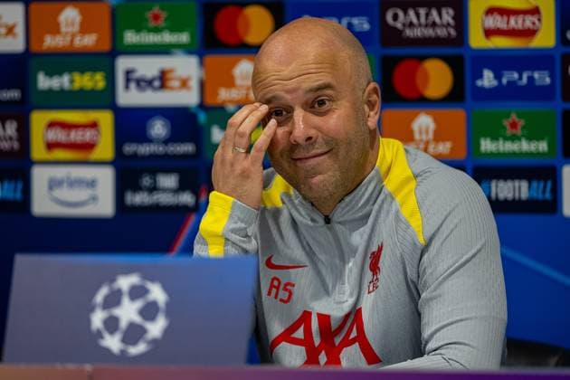Football - UEFA Champions League - League Phase - Liverpool FC v Bayer 04 Leverkusen - MD-1 LIVERPOOL, ENGLAND - Monday, November 4, 2024: Liverpool s head coach Arne Slot during a press conference, PK, Pressekonferenz at Anfield ahead of the UEFA Champions League game between Liverpool FC and Bayer 04 Leverkusen. (Photo by David Rawcliffe Propaganda) LIVERPOOL Anfield MERSEYSIDE ENGLAND  Copyright: xDavidxRawcliffex P2024-11-04-Liverpool_Leverkusen_MD-1-37