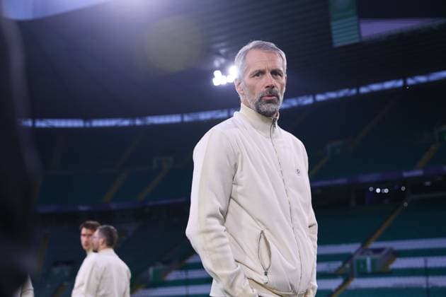 Celtic Glasgow - RB Leipzig Matchday-1 Glasgow, 04.11.2024, Celtic Park, Fussball, UEFA Champions League, 4. Spieltag , Celtic Glasgow vs. RB Leipzig, Matchday-1 , Im Bild: Pitchwalk Trainer Marco Rose (RB Leipzig) , Only editorial use! Foto nur zur redaktionellen Nutzung bestimmt! , UEFA regulations prohibit any use of photographs as image sequences and or quasi-video ,