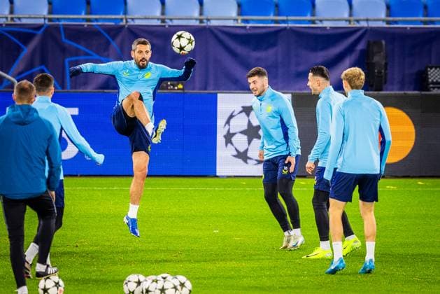 SLOVAN BRATISLAVA - GNK DINAMO ZAGREB Players of Dinamo Zagreb Arijan Ademi, Martin Baturina during team practice ahead of league phase of UEFA Champions League football match between SK Slovan Bratislava and GNK Dinamo Zagreb. Bratislava, Slovakia, November 04, 2024. PUBLICATION NOT IN SLOVAKIA Copyright: xx 080A7656
