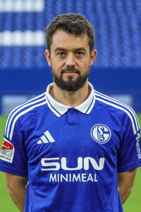 04.11.2024, Fussball, Saison 2024 2025, 2. Bundesliga, Porträttermin FC Schalke 04, Amin Younes (FC Schalke 04) Gelsenkirchen Veltins Arena NRW Deutschland xRHR-FOTOx Copyright: RHR-FOTOx RHR-FOTO