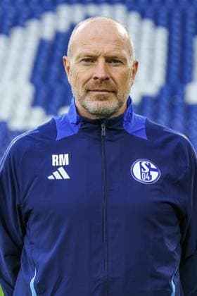04.11.2024, Fussball, Saison 2024 2025, 2. Bundesliga, Porträttermin FC Schalke 04, Co-Trainer Robert Molenaar (FC Schalke 04) Gelsenkirchen Veltins Arena NRW Deutschland xRHR-FOTOx Copyright: RHR-FOTOx RHR-FOTO