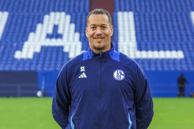 04.11.2024, Fussball, Saison 2024 2025, 2. Bundesliga, Porträttermin FC Schalke 04, Torwarttrainer Stephan LobouÃ (FC Schalke 04) Gelsenkirchen Veltins Arena NRW Deutschland xRHR-FOTOx Copyright: RHR-FOTOx RHR-FOTO