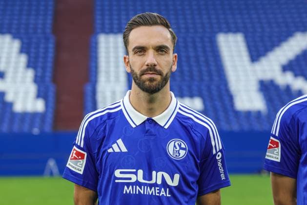 04.11.2024, Fussball, Saison 2024 2025, 2. Bundesliga, Porträttermin FC Schalke 04, Kenan Karaman (FC Schalke 04) Gelsenkirchen Veltins Arena NRW Deutschland xRHR-FOTOx Copyright: RHR-FOTOx RHR-FOTO