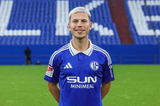 04.11.2024, Fussball, Saison 2024 2025, 2. Bundesliga, Porträttermin FC Schalke 04, Lino Tempelmann (FC Schalke 04) Gelsenkirchen Veltins Arena NRW Deutschland xRHR-FOTOx Copyright: RHR-FOTOx RHR-FOTO