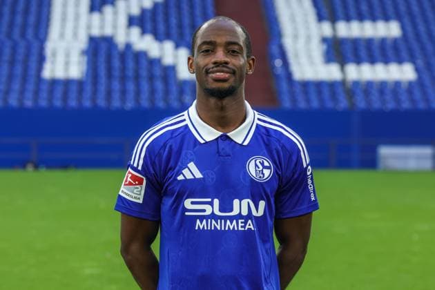 04.11.2024, Fussball, Saison 2024 2025, 2. Bundesliga, Porträttermin FC Schalke 04, Christopher Antwi-Adjei (FC Schalke 04) Gelsenkirchen Veltins Arena NRW Deutschland xRHR-FOTOx Copyright: RHR-FOTOx RHR-FOTO