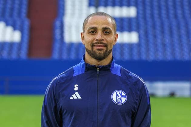 04.11.2024, Fussball, Saison 2024 2025, 2. Bundesliga, Porträttermin FC Schalke 04, Co-Trainer Sidney Sam (FC Schalke 04) Gelsenkirchen Veltins Arena NRW Deutschland xRHR-FOTOx Copyright: RHR-FOTOx RHR-FOTO