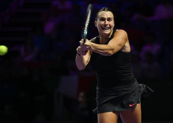 WTA, Tennis Damen Finals 2024 - Day 3 RIYADH, SAUDI ARABIA - NOVEMBER 04: Aryna Sabalenka of Belarus during her match against Jasmine Paolini of Italy on day 3 of the 2024 WTA Finals, part of the Hologic WTA Tour, held at King Saud University Indoor Arena on November 04, 2024, in Riyadh, Saudi Arabia. Riyadh Saudi Arabia  Copyright: xArturxWidakx originalFilename:widak-wtafinal241104_nphQo.jpg