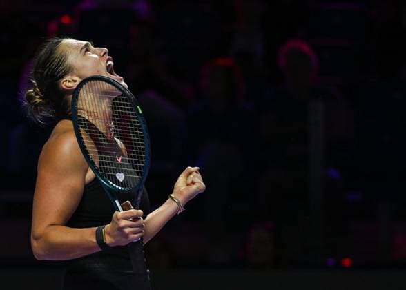 WTA, Tennis Damen Finals 2024 - Day 3 RIYADH, SAUDI ARABIA - NOVEMBER 04: Aryna Sabalenka of Belarus during her match against Jasmine Paolini of Italy on day 3 of the 2024 WTA Finals, part of the Hologic WTA Tour, held at King Saud University Indoor Arena on November 04, 2024, in Riyadh, Saudi Arabia. Riyadh Saudi Arabia  Copyright: xArturxWidakx originalFilename:widak-wtafinal241104_npR02.jpg