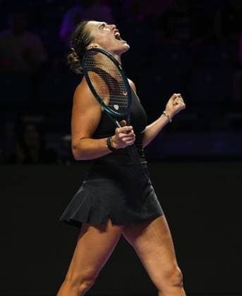 WTA, Tennis Damen Finals 2024 - Day 3 RIYADH, SAUDI ARABIA - NOVEMBER 04: Aryna Sabalenka of Belarus during her match against Jasmine Paolini of Italy on day 3 of the 2024 WTA Finals, part of the Hologic WTA Tour, held at King Saud University Indoor Arena on November 04, 2024, in Riyadh, Saudi Arabia. Riyadh Saudi Arabia  Copyright: xArturxWidakx originalFilename:widak-wtafinal241104_np2b6.jpg