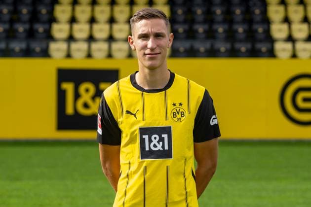 Borussia Dortmund; 1. BL, Porträttermin 2024 2025 Nico Schlotterbeck; Borussia Dortmund; 1. BL, Porträttermin 2024 2025 Foto: Borussia Dortmund Hendrik Deckers via Revierfoto Borussia Dortmund; 1. BL, Porträttermin 2024 2025