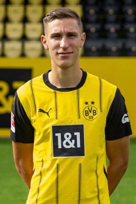 Borussia Dortmund; 1. BL, Porträttermin 2024 2025 Nico Schlotterbeck; Borussia Dortmund; 1. BL, Porträttermin 2024 2025 Foto: Borussia Dortmund Hendrik Deckers via Revierfoto Borussia Dortmund; 1. BL, Porträttermin 2024 2025