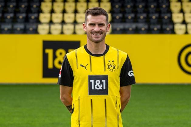 Borussia Dortmund; 1. BL, Porträttermin 2024 2025 Pascal Groß; Borussia Dortmund; 1. BL, Porträttermin 2024 2025 Foto: Borussia Dortmund Hendrik Deckers via Revierfoto Borussia Dortmund; 1. BL, Porträttermin 2024 2025