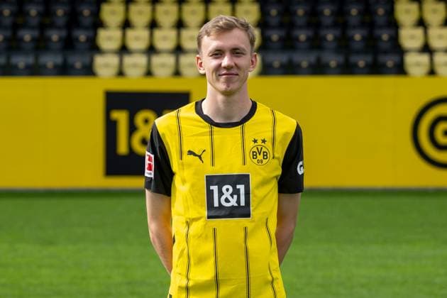 Borussia Dortmund; 1. BL, Porträttermin 2024 2025 Maximilian Beier; Borussia Dortmund; 1. BL, Porträttermin 2024 2025 Foto: Borussia Dortmund Hendrik Deckers via Revierfoto Borussia Dortmund; 1. BL, Porträttermin 2024 2025