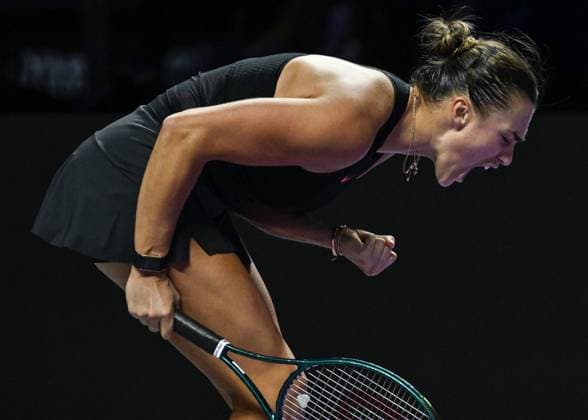 WTA, Tennis Damen Finals 2024 - Day 3 RIYADH, SAUDI ARABIA - NOVEMBER 04: Aryna Sabalenka of Belarus during her match against Jasmine Paolini of Italy on day 3 of the 2024 WTA Finals, part of the Hologic WTA Tour, held at King Saud University Indoor Arena on November 04, 2024, in Riyadh, Saudi Arabia. Riyadh Saudi Arabia  Copyright: xArturxWidakx originalFilename:widak-wtafinal241104_npgl6.jpg