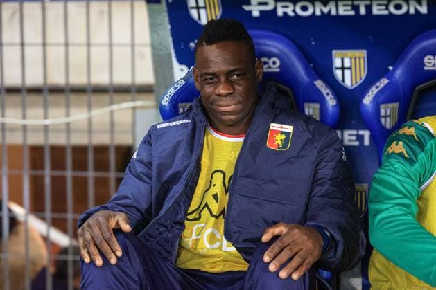 Sport Themen der Woche KW45 Sport Bilder des Tages CALCIO - Serie A - Parma Calcio vs Genoa CFC Mario Balotelli (Genoa CFC) during Parma Calcio vs Genoa CFC, Italian soccer Serie A match in Parma, Italy, November 04 2024 Parma Italy  Copyright: xIPAxSport ABACAx