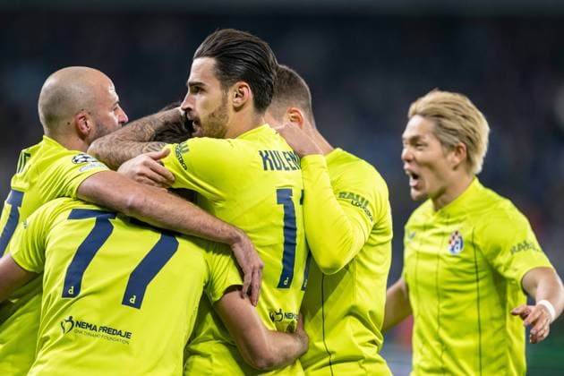 GNK Dinamo Zagreb players a goal celebrate during UEFA Champions league match, SK Slovan Bratislava - GNK Dinamo Zagreb , 05. november 2024, Tehelne pole Stadium, Bratislava, Slovakia Copyright: xMICHALxFAJT,ZOSPORTU.SKx DSC_4234