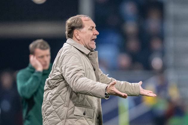 Vladimir Weiss sr. gesticulates during UEFA Champions league match, SK Slovan Bratislava - GNK Dinamo Zagreb , 05. november 2024, Tehelne pole Stadium, Bratislava, Slovakia Copyright: xMICHALxFAJT,ZOSPORTU.SKx DSC_4363